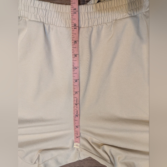 Vuori Boyfriend Cargo Sweatpant Milkweed Heather Sz Small - Picture 15 of 16